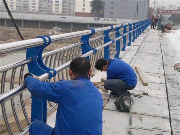 安徽不锈钢桥梁护栏除锈维护的重要性及其方法